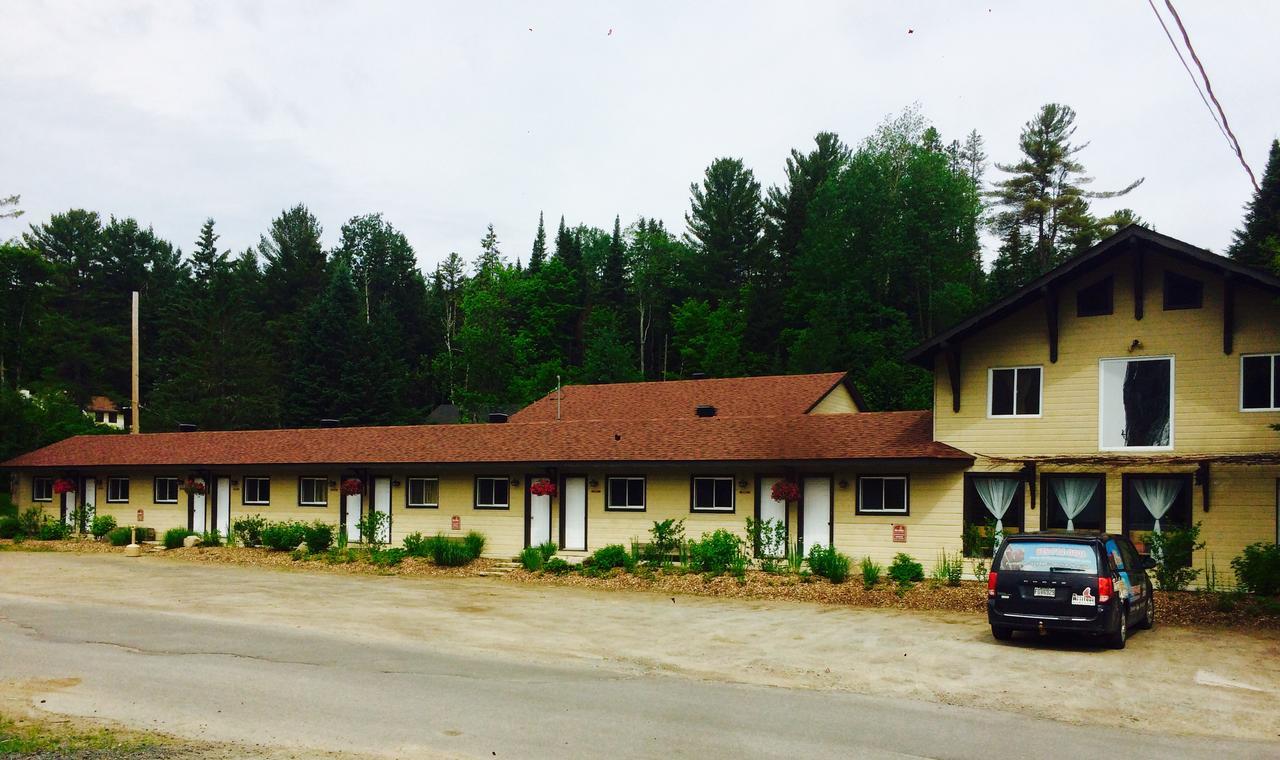 Attitude Montagne Hotel Saint Adolphe D'Howard Luaran gambar