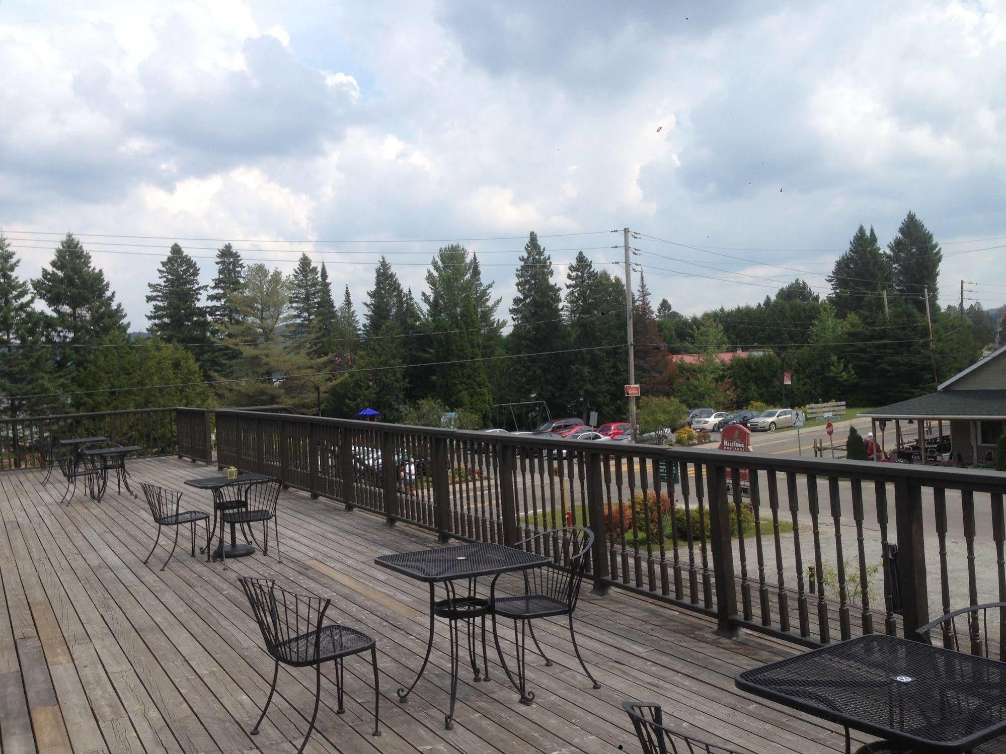 Attitude Montagne Hotel Saint Adolphe D'Howard Luaran gambar