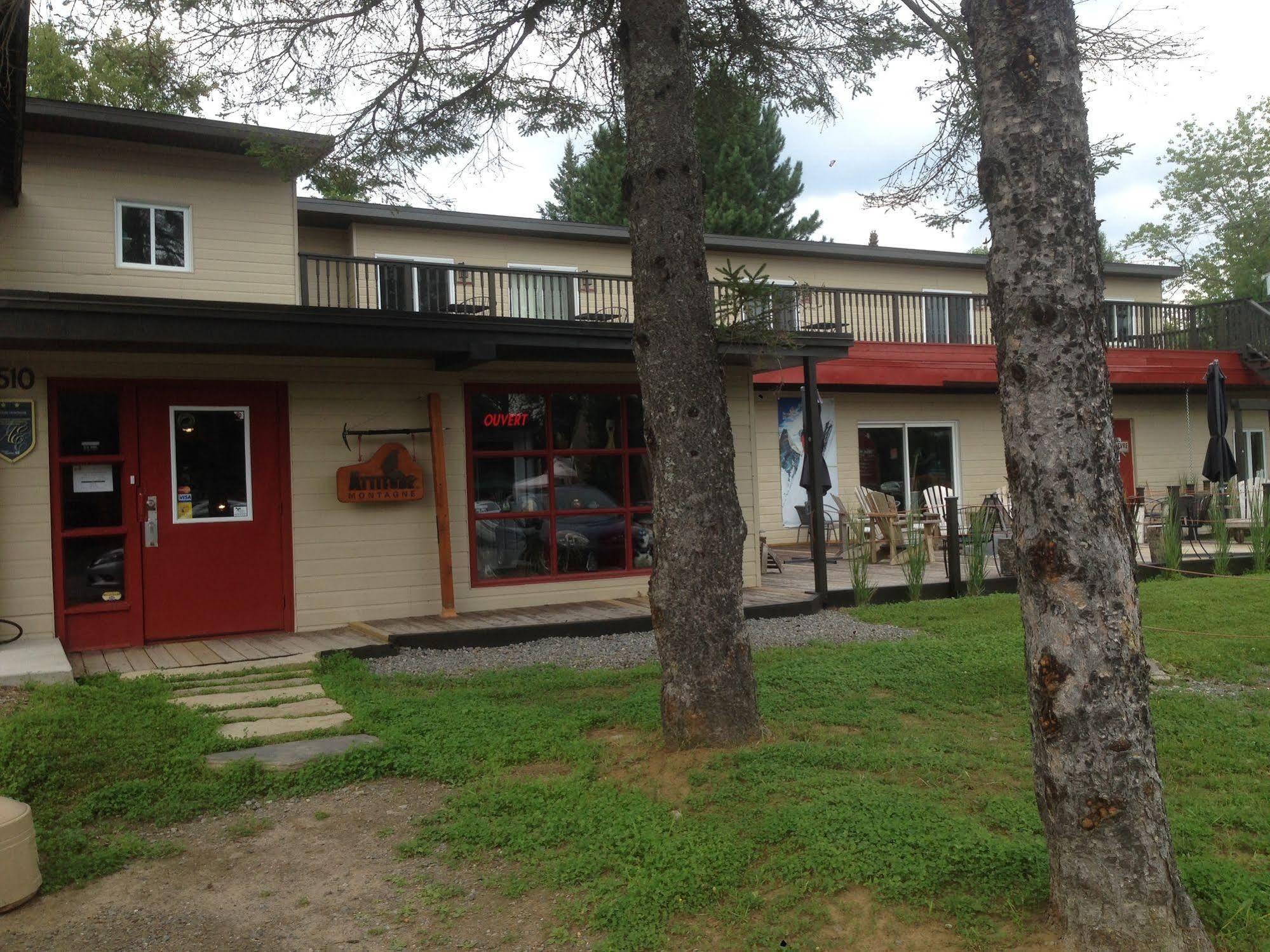 Attitude Montagne Hotel Saint Adolphe D'Howard Luaran gambar